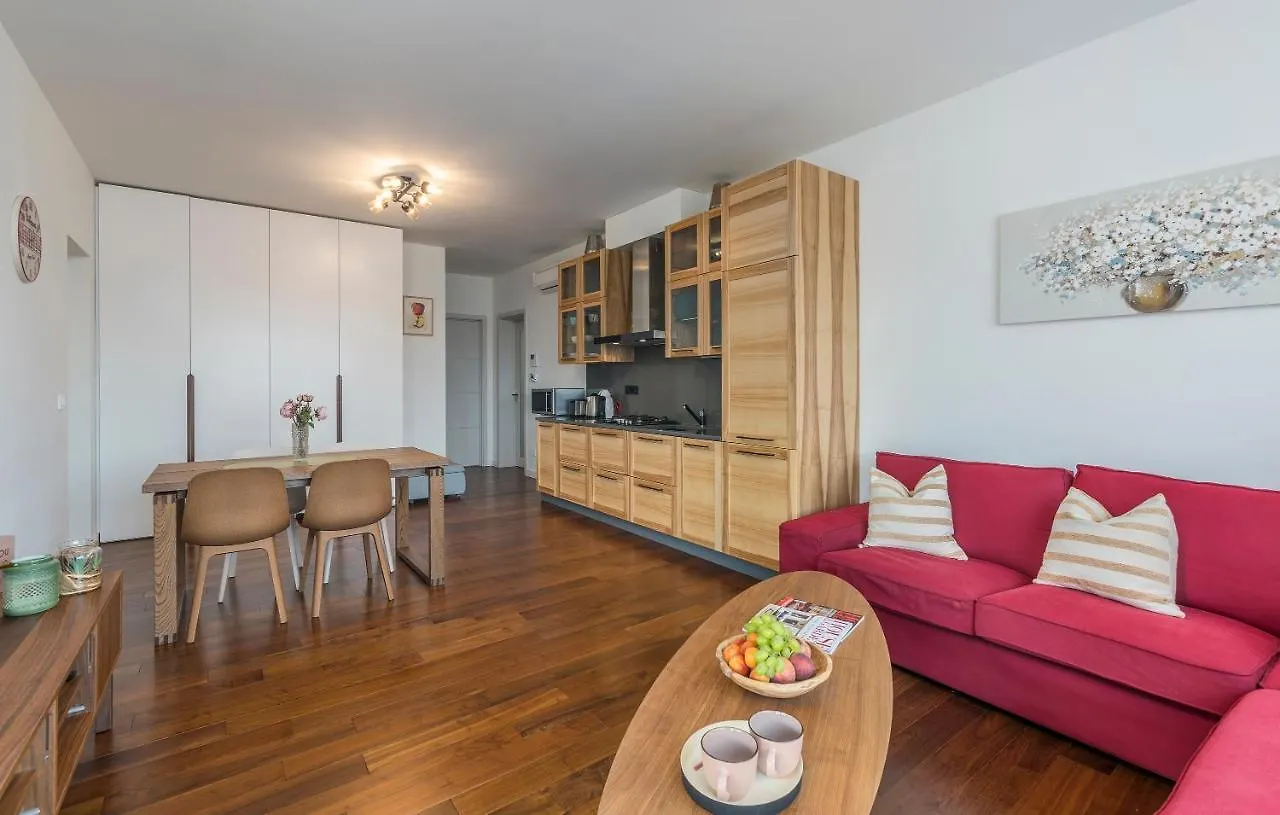 Spada Apartment 3 Bedrooms Near The Beach! ポレッチ