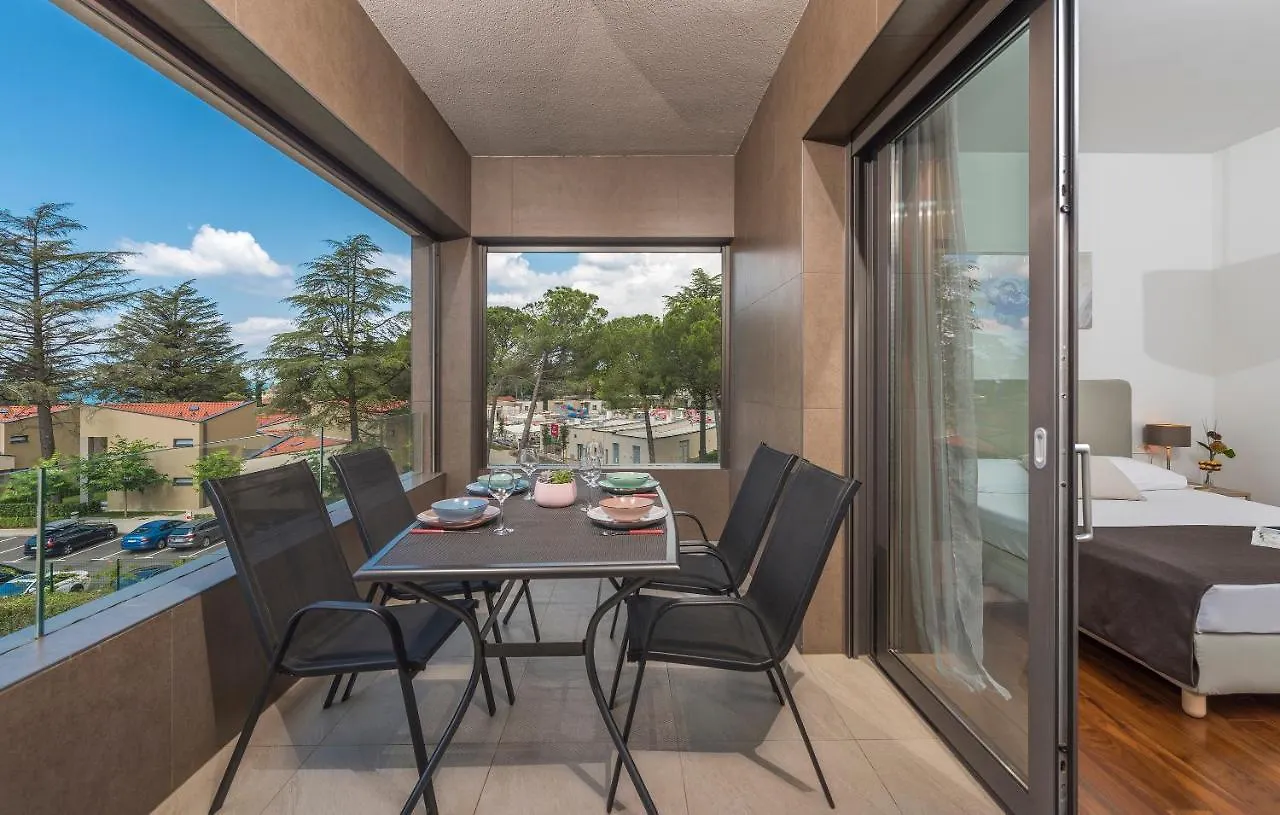 Spada Apartment 3 Bedrooms Near The Beach! ポレッチ クロアチア