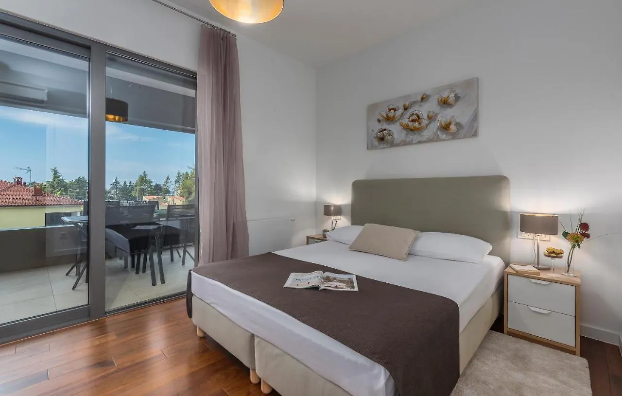 Spada Apartment 3 Bedrooms Near The Beach! ポレッチ 0*,  クロアチア