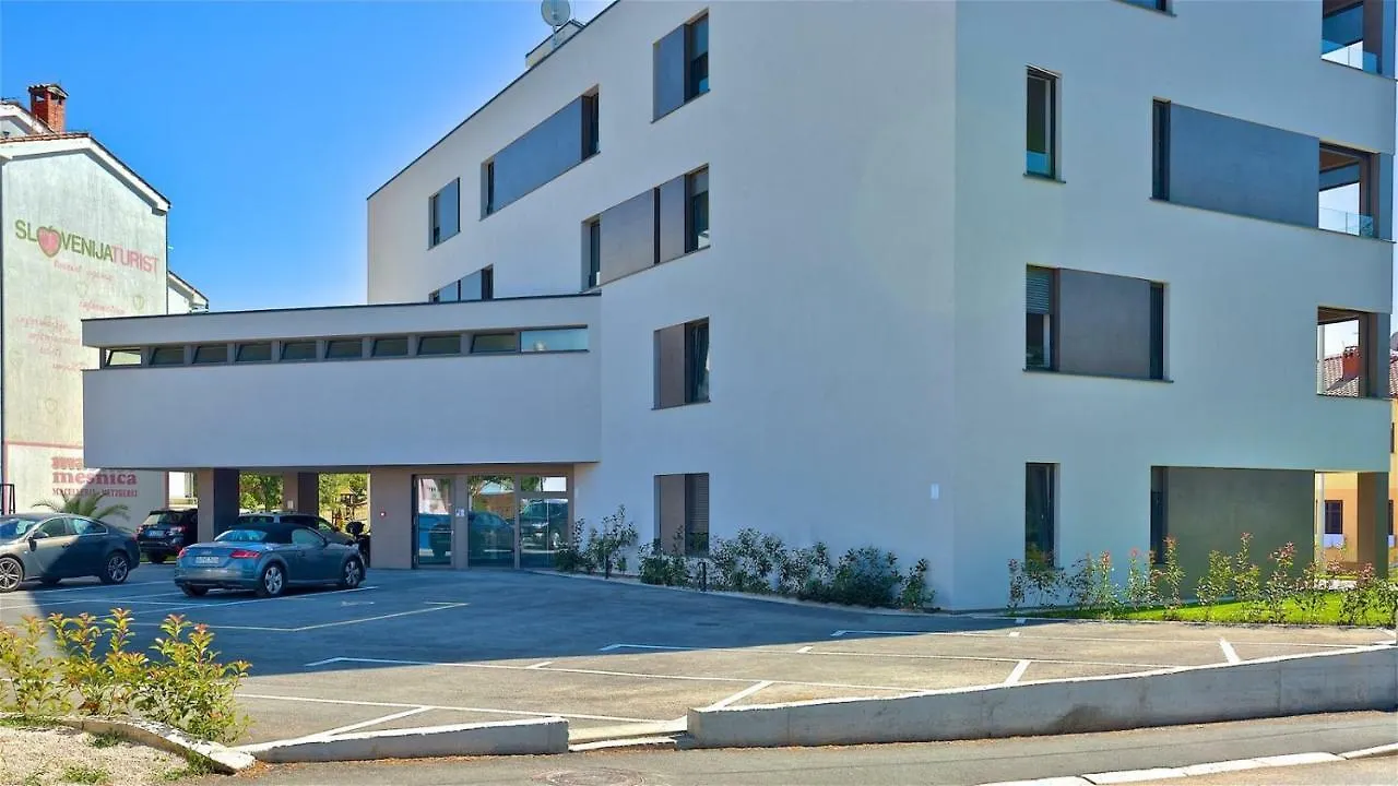Spada Apartment 3 Bedrooms Near The Beach! ポレッチ